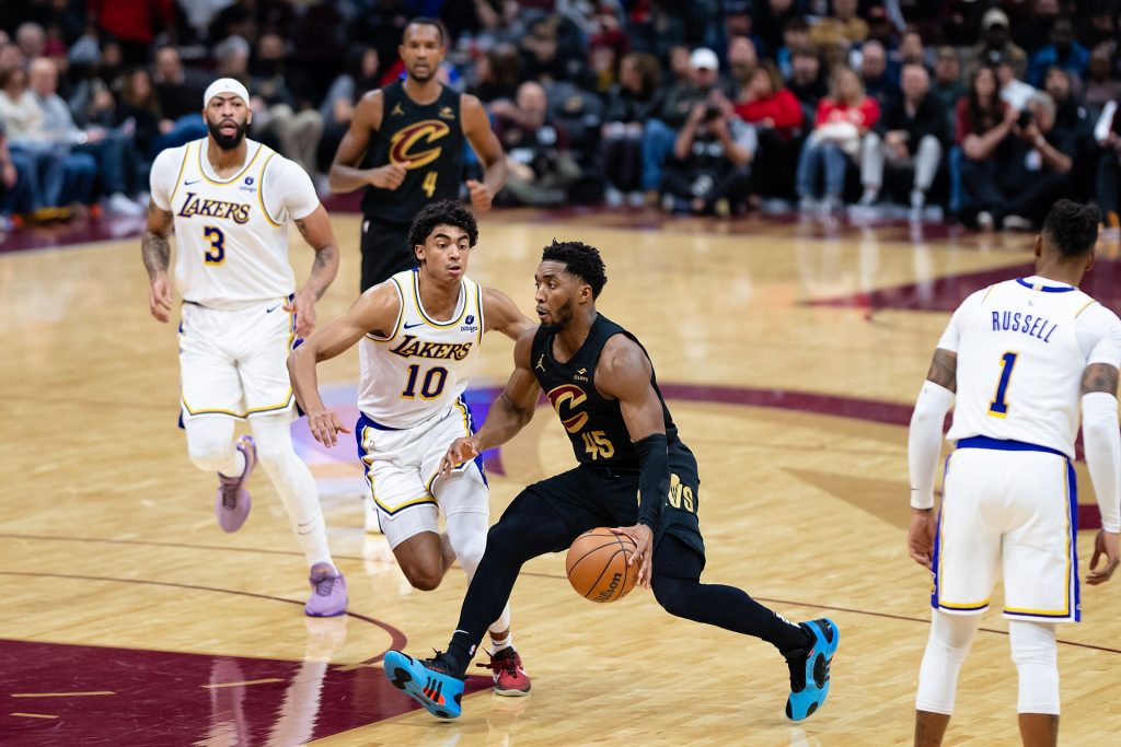 Donovan Mitchell gia hạn 4 năm với Cavaliers, Cleveland giữ trục đội hình