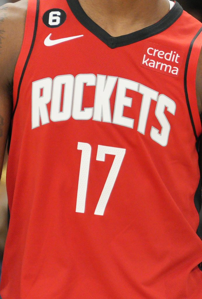 Tari Eason ở lại Rockets với hợp đồng 5 năm được báo cáo
